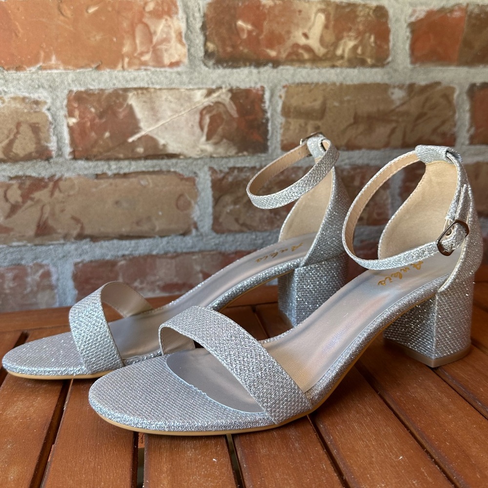 Women’s Silver Sparkle Heel
